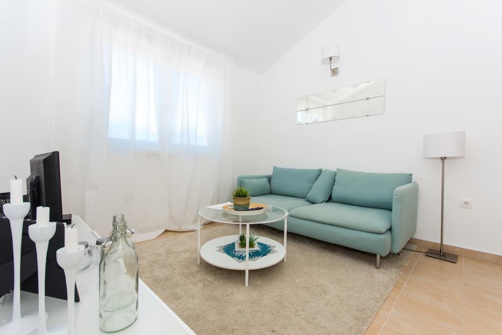 Apartment Flynn Trogir Ngoại thất bức ảnh
